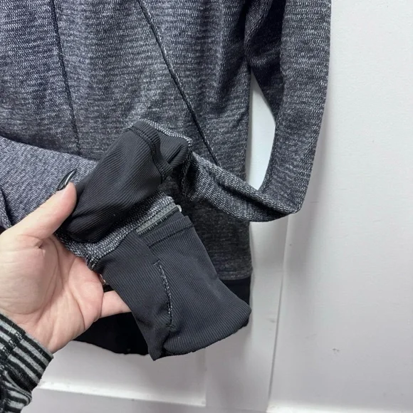 Lululemon 14 zip grey sweater size 8 - Picture 4 of 5